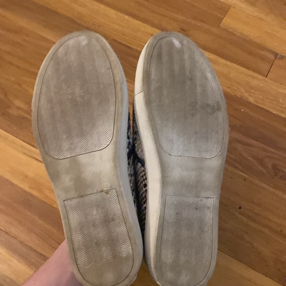 Steve Madden Women’s Snake Skin Studded Slip On Shoes Size 7.5 - Picture 5 of 8